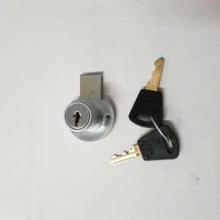 CARAVAN ACCESS DOOR LOCK CAMEC 008231 WITH KEYS 16MM SLIDING TONGUE RETRO STYLE -Hardware Accessories Store 12 1dd59096 e208 4706 b061 1533d12fccc4